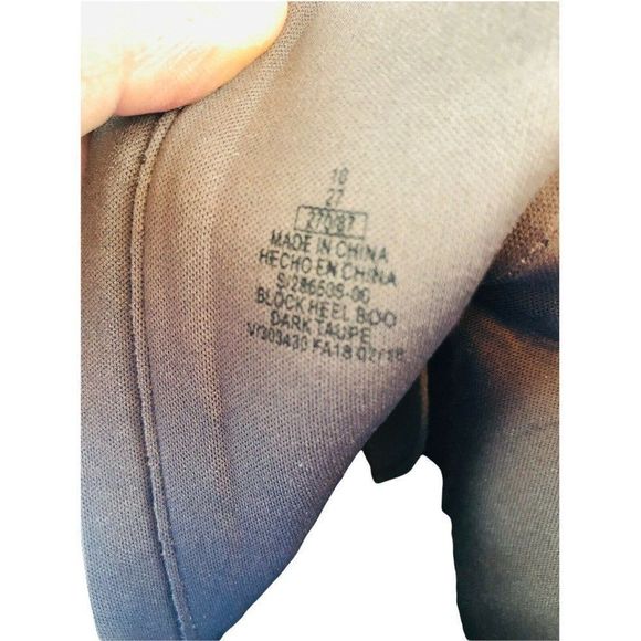 Old Navy women's gray sz 10 studded ankle boot - Picture 7 of 8